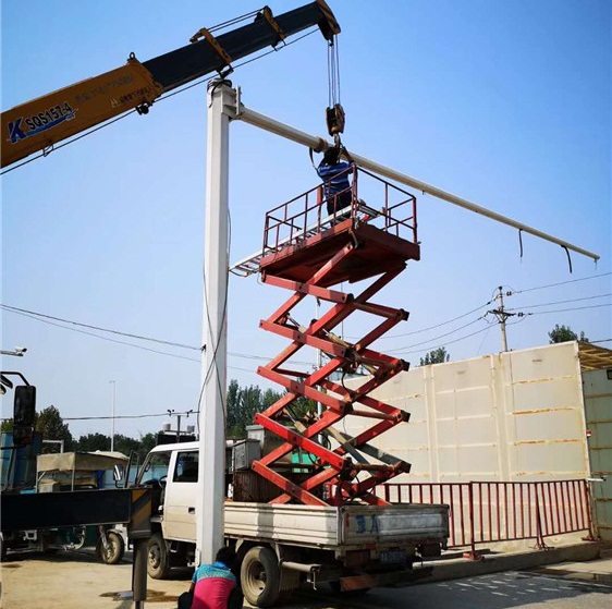 公路龍門(mén)架架體的安裝